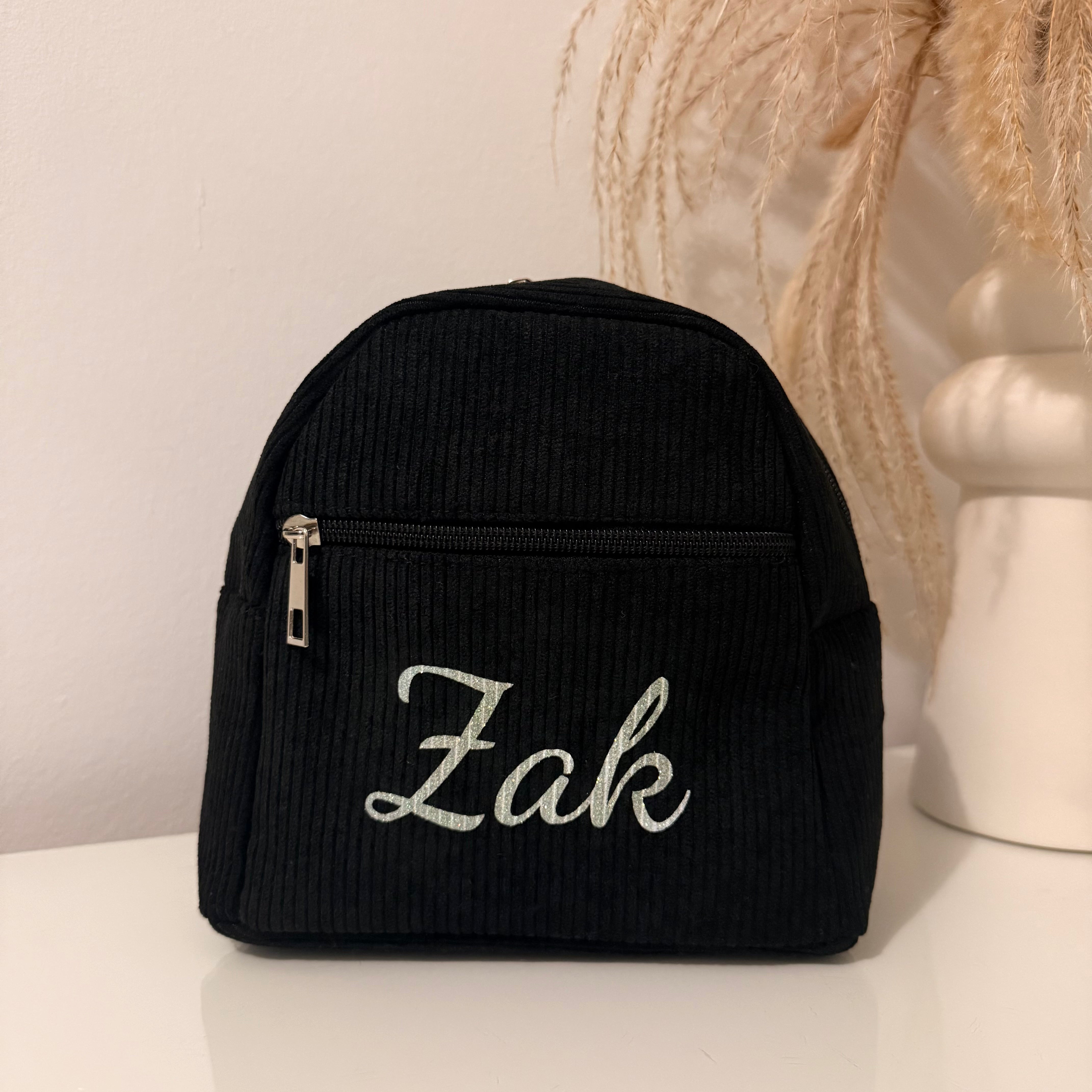 Petit Sac à Dos Enfant en Velours Côtelé Personnalisé avec Prénom – 5 Couleurs