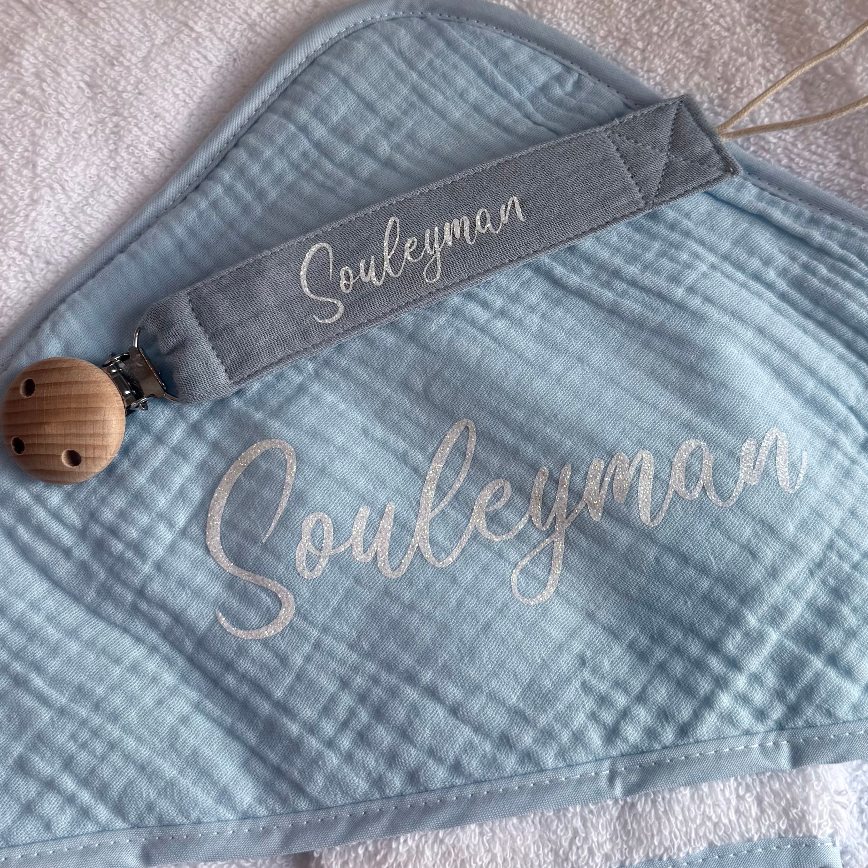 Attache tétine en gaze de coton avec prénom personnalisé